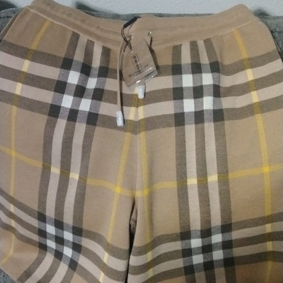 Short Burberry